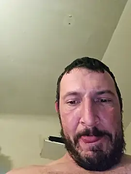 Snapshot of UncutHammer69 chatting on December 2, 2025, 5:42 am UncutHammer69 online show from December 2, 2025, 5:42 am