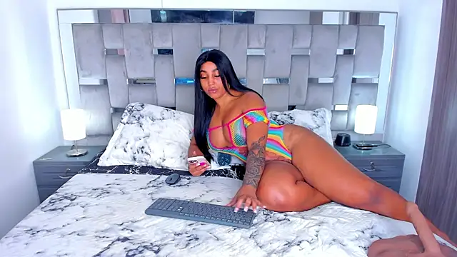 Snapshot of Cammiila chatting on November 4, 2025, 3:16 pm Cammiila online show from November 4, 2025, 3:16 pm