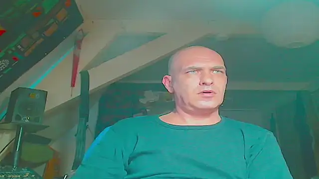 maxhard77 online show from May 16, 2026, 3:27 am