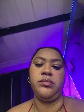 Snapshot of yanza2002 chatting on February 25, 2026, 11:37 pm yanza2002 online show from February 25, 2026, 11:37 pm