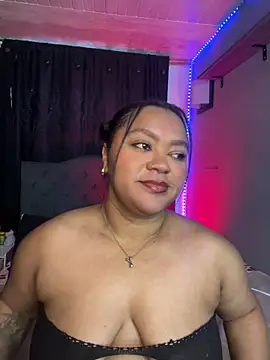 Snapshot of yanza2002 chatting on February 19, 2026, 11:01 pm yanza2002 online show from February 19, 2026, 11:01 pm