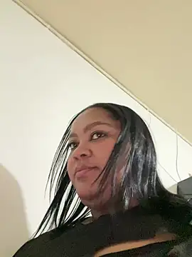 Snapshot of yanza2002 chatting on February 7, 2026, 11:24 pm yanza2002 online show from February 7, 2026, 11:24 pm