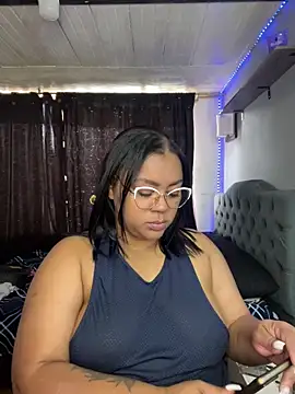 Snapshot of yanza2002 chatting on February 8, 2026, 6:49 pm yanza2002 online show from February 8, 2026, 6:49 pm