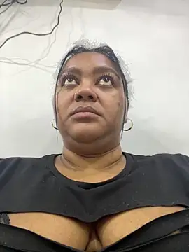 Snapshot of yanza2002 chatting on February 27, 2026, 11:37 pm yanza2002 online show from February 27, 2026, 11:37 pm