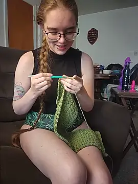 Snapshot of Izzy_Hellbourne chatting on June 4, 2026, 7:07 pm Izzy Hellbourne online show from June 4, 2026, 7:07 pm