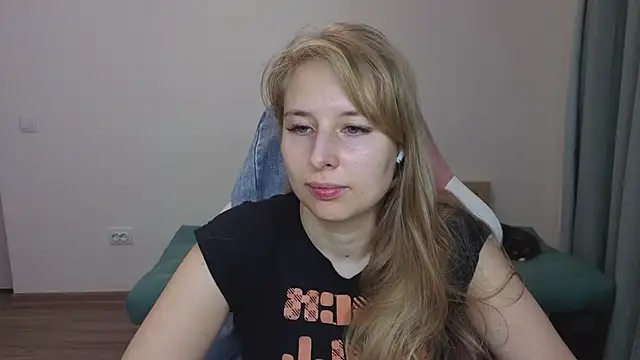 Snapshot of Jessy_Ginger chatting on November 7, 2025, 1:04 pm Jessy Ginger online show from November 7, 2025, 1:04 pm