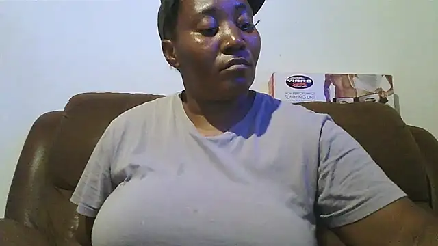 Snapshot of ebonytitts4u chatting on March 9, 2025, 5:39 pm ebonytitts4u online show from March 9, 2025, 5:39 pm