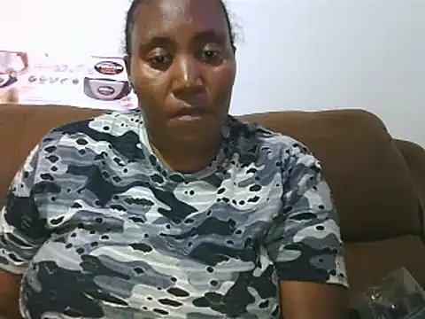 Snapshot of ebonytitts4u chatting on December 4, 2025, 7:35 pm ebonytitts4u online show from December 4, 2025, 7:35 pm