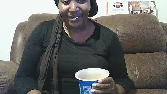 Snapshot of ebonytitts4u chatting on February 17, 2025, 5:44 pm ebonytitts4u online show from February 17, 2025, 5:44 pm