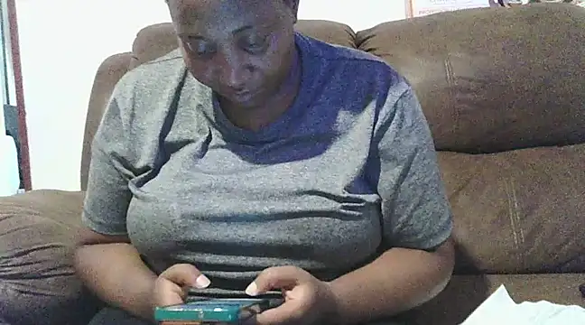 Snapshot of ebonytitts4u chatting on February 19, 2025, 6:32 pm ebonytitts4u online show from February 19, 2025, 6:32 pm