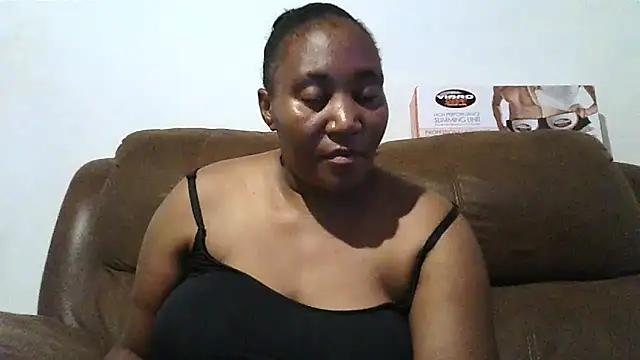 Snapshot of ebonytitts4u chatting on February 14, 2025, 7:12 pm ebonytitts4u online show from February 14, 2025, 7:12 pm