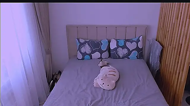 sabrinamacmarren online show from April 10, 2026, 9:38 am