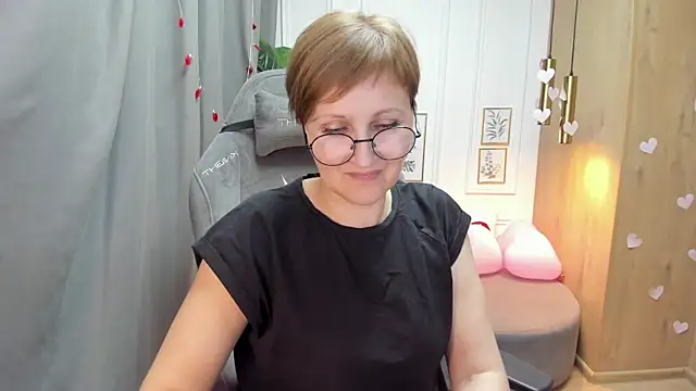 Paris Cherry online show from February 18, 2025, 7:41 pm