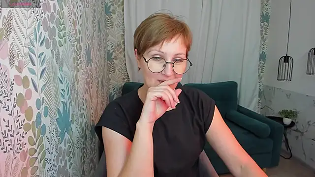 Paris Cherry online show from February 20, 2025, 1:08 pm