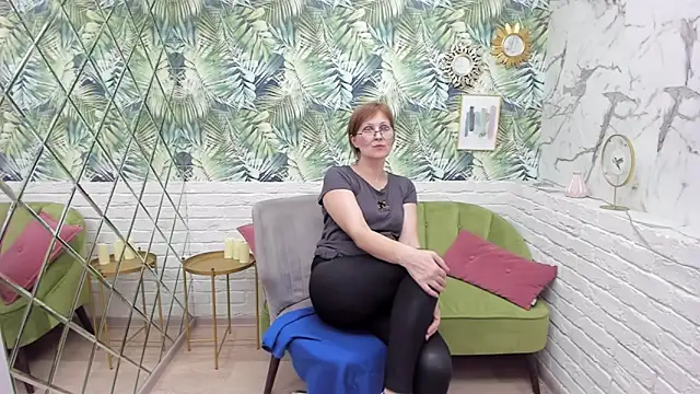 Paris Cherry online show from March 18, 2025, 2:18 am