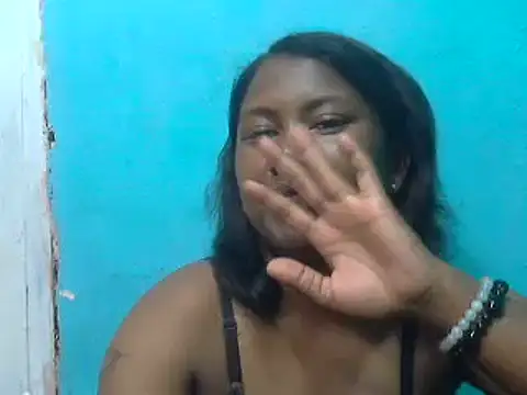 cutybigass online show from November 28, 2025, 7:41 am