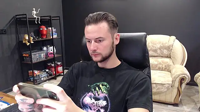 Snapshot of MihasikD chatting on October 10, 2025, 11:33 am MihasikD online show from October 10, 2025, 11:33 am