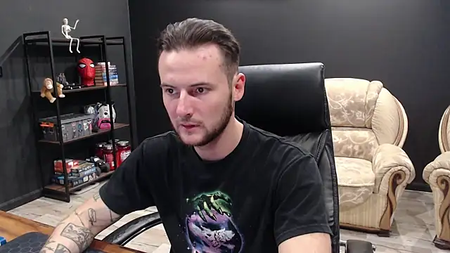 Snapshot of MihasikD chatting on October 11, 2025, 9:43 am MihasikD online show from October 11, 2025, 9:43 am