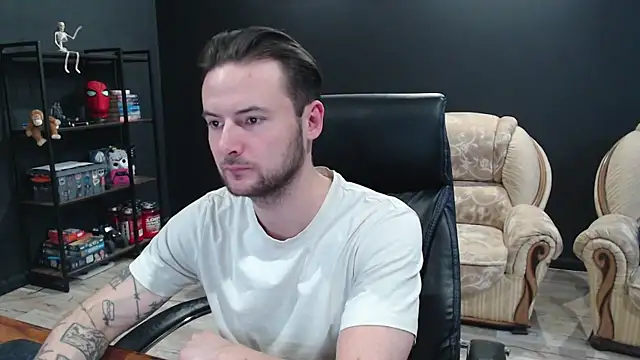 Snapshot of MihasikD chatting on November 24, 2025, 10:15 am MihasikD online show from November 24, 2025, 10:15 am