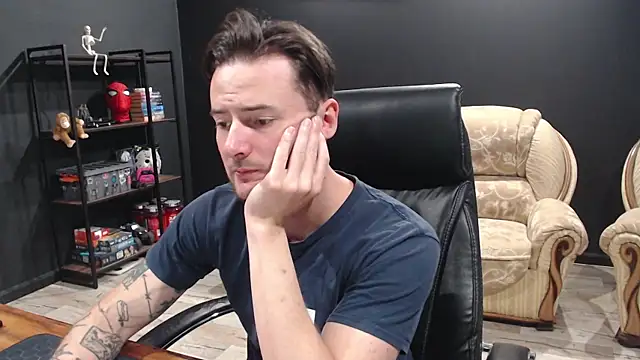 Snapshot of MihasikD chatting on October 31, 2025, 7:16 am MihasikD online show from October 31, 2025, 7:16 am