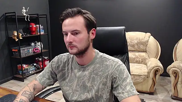 Snapshot of MihasikD chatting on October 1, 2025, 1:48 pm MihasikD online show from October 1, 2025, 1:48 pm