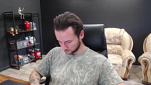 Snapshot of MihasikD chatting on October 7, 2025, 12:39 pm MihasikD online show from October 7, 2025, 12:39 pm