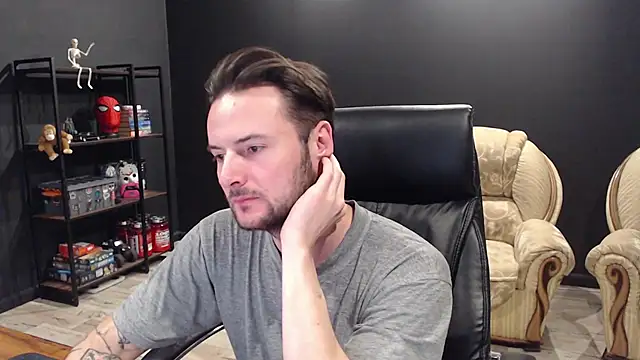 Snapshot of MihasikD chatting on December 2, 2025, 7:15 pm MihasikD online show from December 2, 2025, 7:15 pm