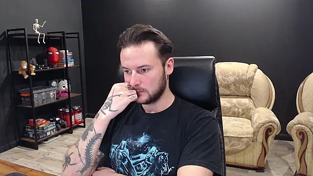 Snapshot of MihasikD chatting on December 4, 2025, 10:58 am MihasikD online show from December 4, 2025, 10:58 am