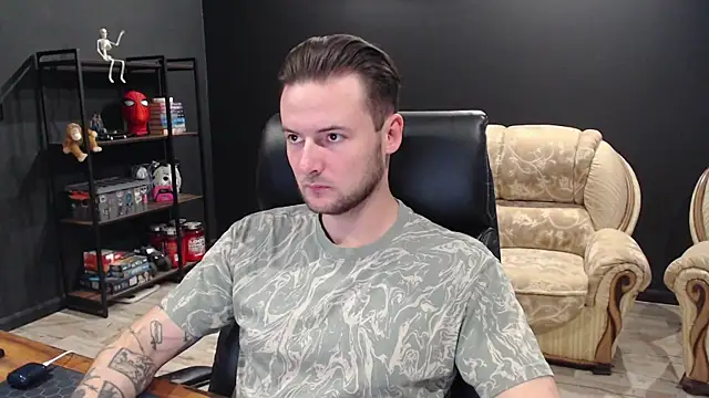 Snapshot of MihasikD chatting on October 28, 2025, 9:19 am MihasikD online show from October 28, 2025, 9:19 am