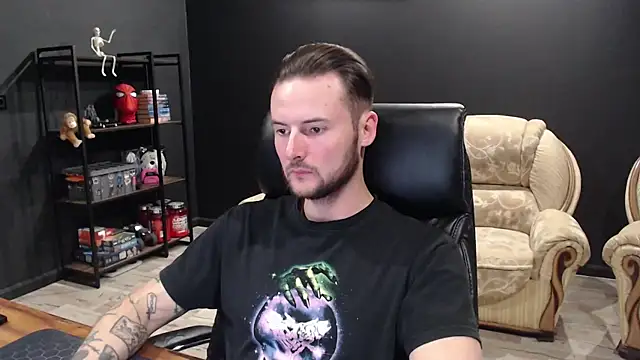 Snapshot of MihasikD chatting on October 15, 2025, 4:48 pm MihasikD online show from October 15, 2025, 4:48 pm