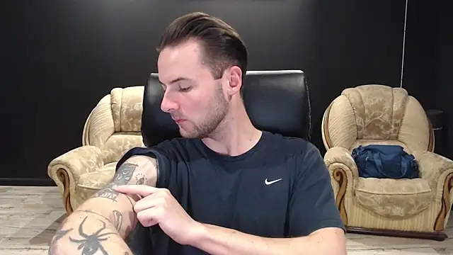 Snapshot of MihasikD chatting on November 17, 2025, 8:51 am MihasikD online show from November 17, 2025, 8:51 am