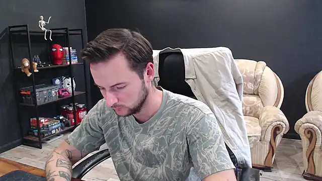 Snapshot of MihasikD chatting on October 6, 2025, 9:21 am MihasikD online show from October 6, 2025, 9:21 am