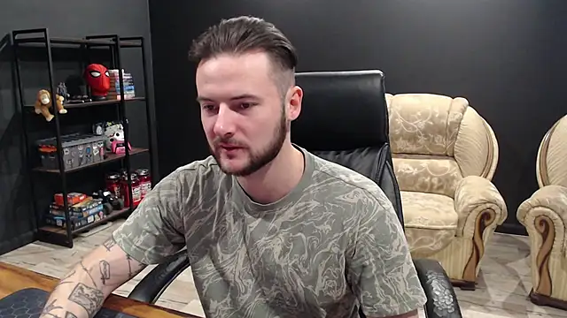 Snapshot of MihasikD chatting on December 15, 2025, 8:53 am MihasikD online show from December 15, 2025, 8:53 am