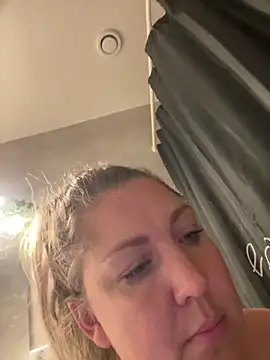 Snapshot of Anna_Alexa chatting on December 3, 2025, 8:52 pm Anna Alexa online show from December 3, 2025, 8:52 pm