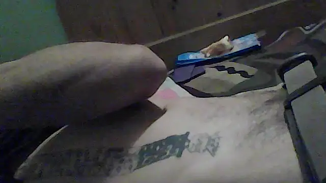 Snapshot of mikeylong chatting on October 8, 2025, 10:28 am mikeylong online show from October 8, 2025, 10:28 am