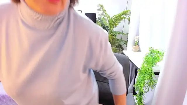 EvelynJoyful online show from November 5, 2025, 5:10 am