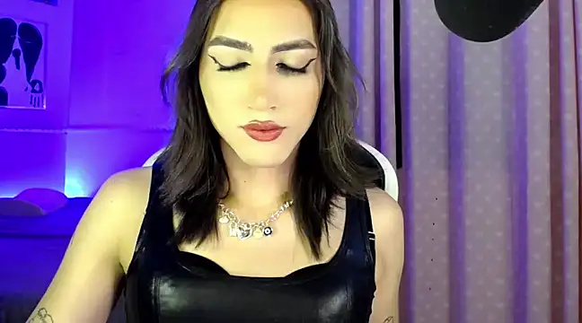 charlottesexxx online show from January 28, 2025, 9:50 pm