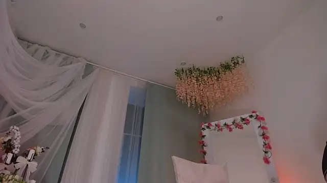 Snapshot of LilianKroft chatting on February 27, 2025, 12:01 pm LilianKroft online show from February 27, 2025, 12:01 pm