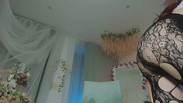 Snapshot of LilianKroft chatting on February 13, 2025, 12:00 pm LilianKroft online show from February 13, 2025, 12:00 pm