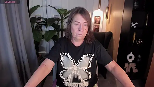 LindaPassionate online show from July 24, 2026, 5:14 am