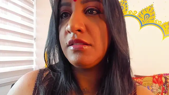 Snapshot of LadyNahir chatting on November 6, 2025, 10:14 pm LadyNahir online show from November 6, 2025, 10:14 pm