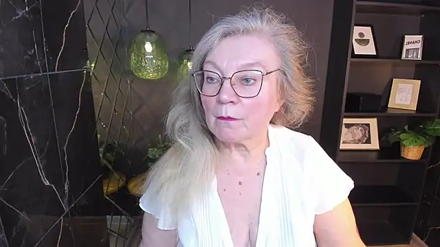 NataliMellow online show from March 12, 2026, 1:04 pm