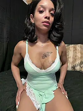 Rakiyahcharms online show from April 23, 2026, 6:42 am