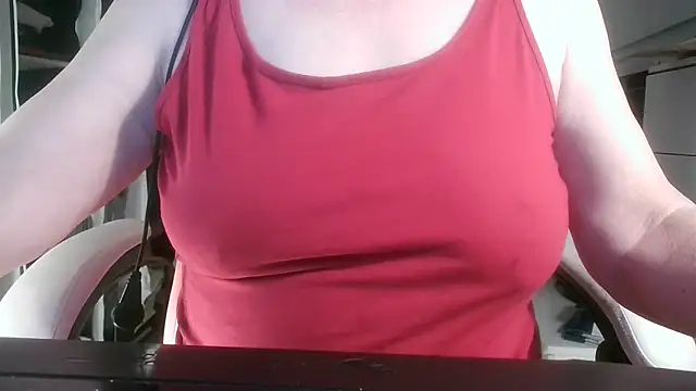 Snapshot of heidi60 chatting on February 28, 2025, 8:20 am heidi60 online show from February 28, 2025, 8:20 am