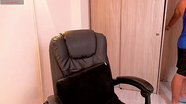 CRAZYBOYLOVE online show from February 15, 2026, 2:05 pm