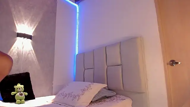 Snapshot of CRAZYBOYLOVE chatting on September 15, 2025, 11:32 am CRAZYBOYLOVE online show from September 15, 2025, 11:32 am