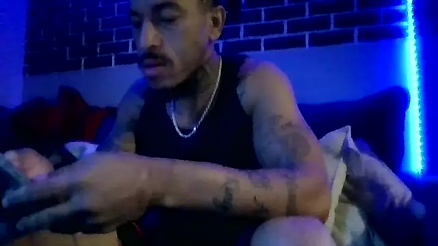 Snapshot of BigWayneBabyXXX chatting on October 27, 2025, 1:34 pm BigWayneBabyXXX online show from October 27, 2025, 1:34 pm