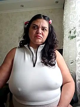 Snapshot of littleRikka chatting on October 12, 2025, 7:32 am littleRikka online show from October 12, 2025, 7:32 am