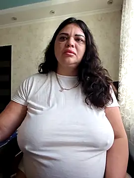 Snapshot of littleRikka chatting on September 12, 2025, 5:18 am littleRikka online show from September 12, 2025, 5:18 am