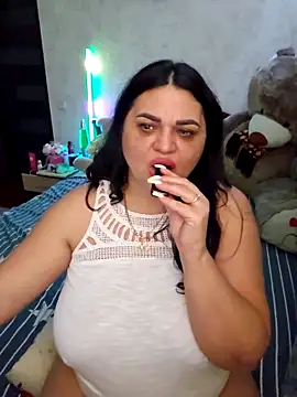 littleRikka online show from April 18, 2026, 6:21 pm